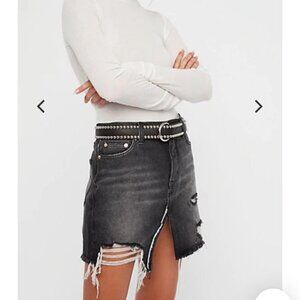 Free People Relaxed and Destroyed Denim Skirt Size 24‎